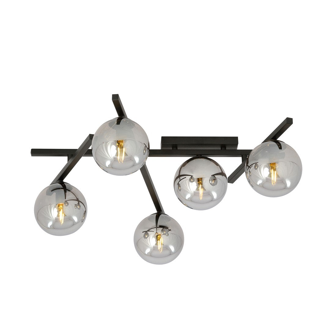 SEO Description: LUKKA šviestuvas yra modernių ir tradicinių interjerų serija, puikiai apšviečianti erdves. Stiklo šešėliai suteikia elegancijos ir lengvumo, o minimalistinis dizainas efektyviai apšviečia plotus.