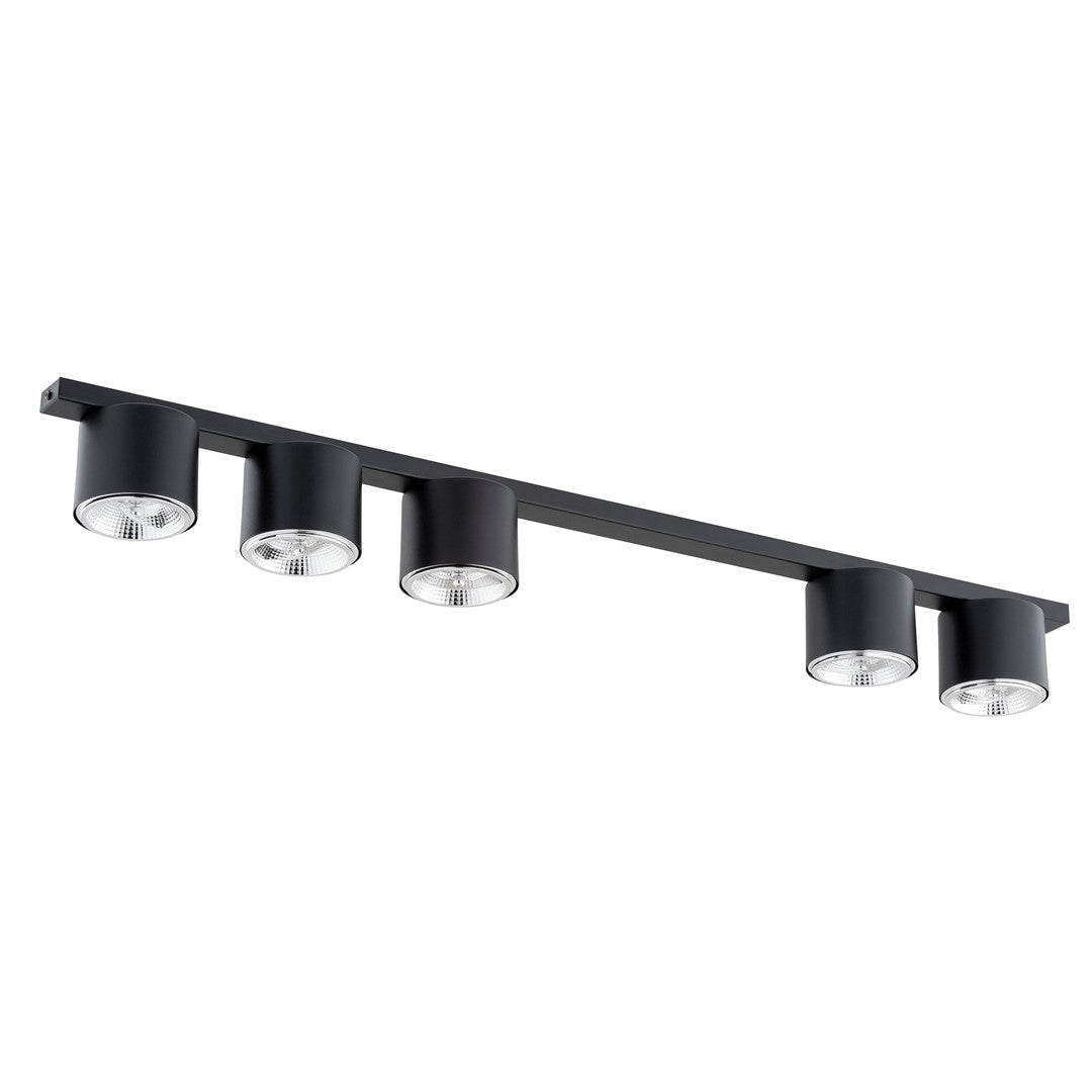 SEO Description: LUKKA šviestuvas yra modernių ir tradicinių interjerų serija, puikiai apšviečianti erdves. Stiklo šešėliai suteikia elegancijos ir lengvumo, o minimalistinis dizainas efektyviai apšviečia plotus.